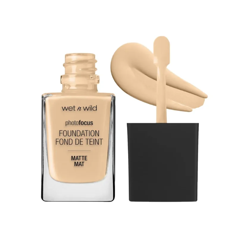 Wet n Wild Photofocus Foundation Fond De Teint Matte Mat Soft Beige Doux 1.0 Fl OZ (30ml)